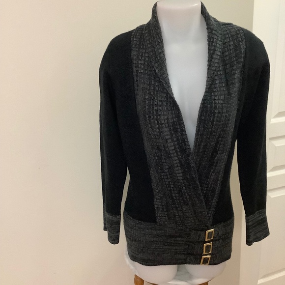 Venus Classic Sweater Medium - Picture 1 of 12